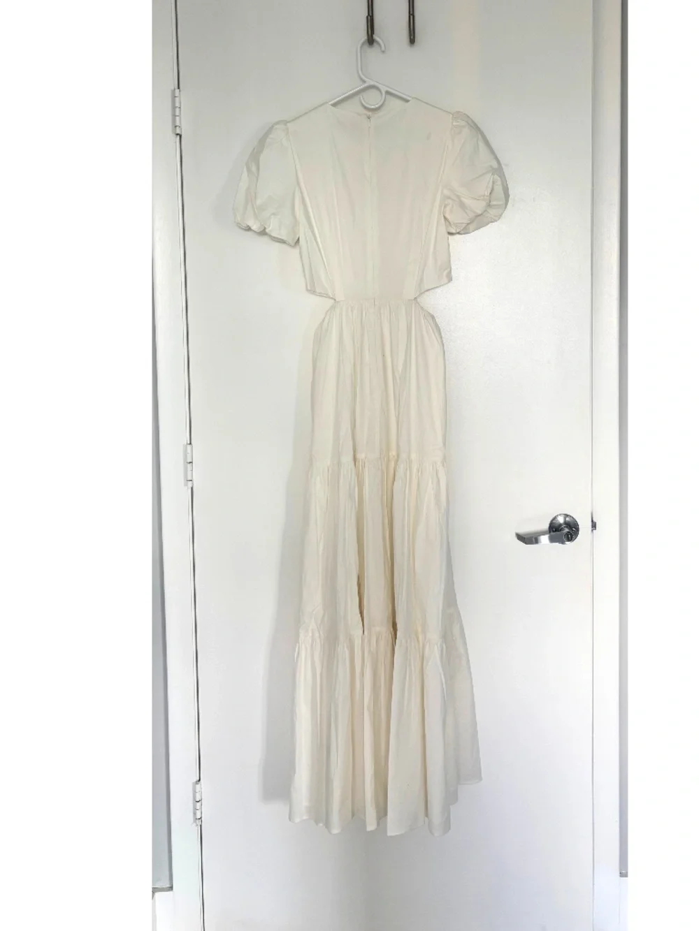 WAYF Plaza Cutout Tiered Maxi Dress in Ivory White Puff Sleeve XS - Picture 3 of 5